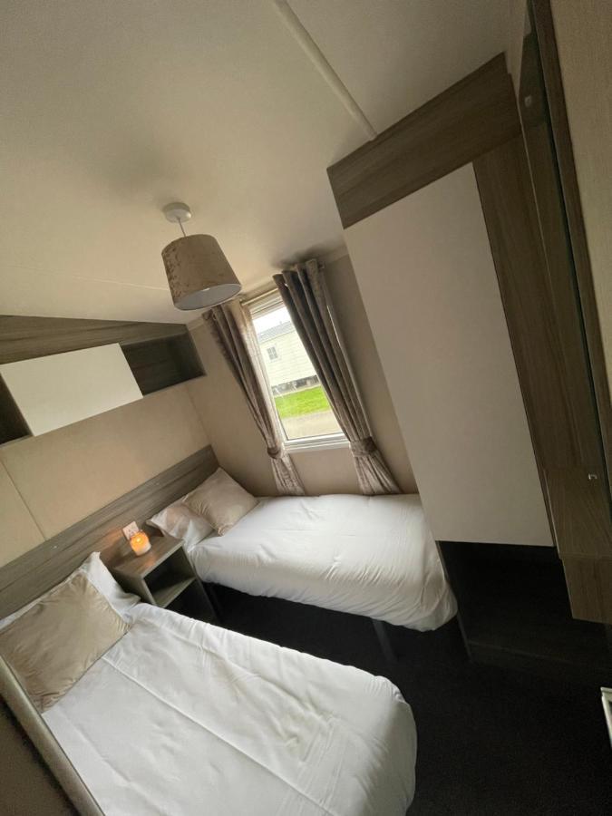 Delightful 6 Berth Holiday Home With Decking Area Chichester Exterior foto
